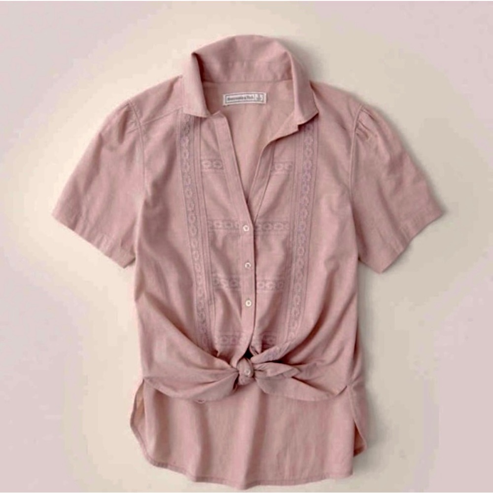 Never worn!!! Abercrombie & Fitch women’s large tie front button down blouse